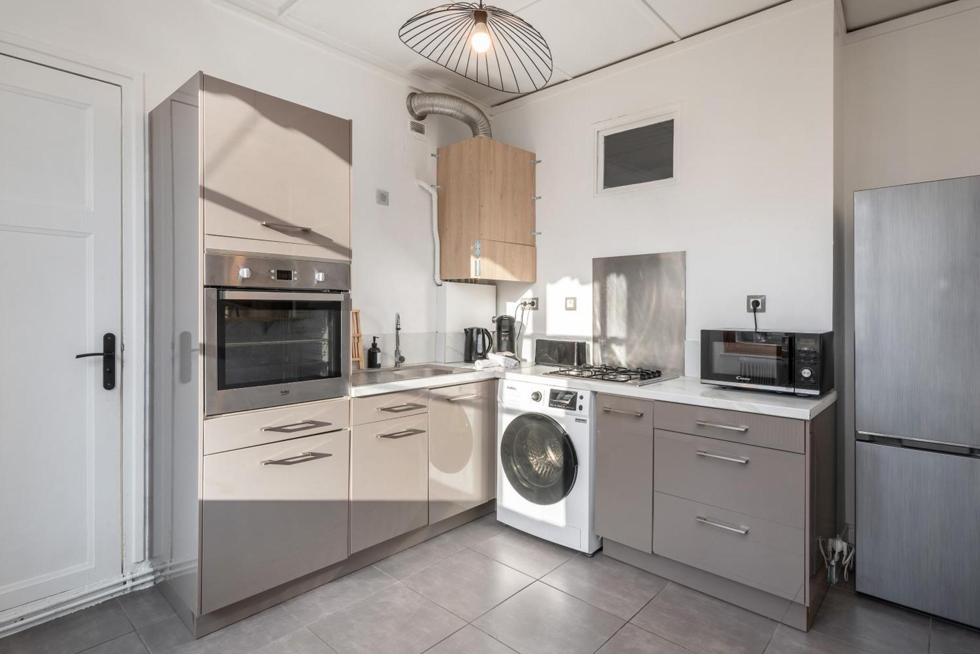 Appartement Spacieux Et Chaleureux Coeur De Ville 尚贝里 外观 照片